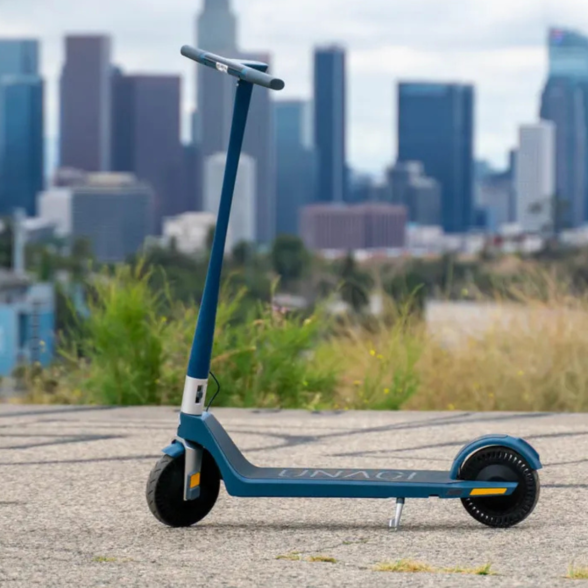 Unagi Model One Voyager Electric Scooter_2.png__PID:da821e52-b624-4d5f-a452-16f693ac5d00