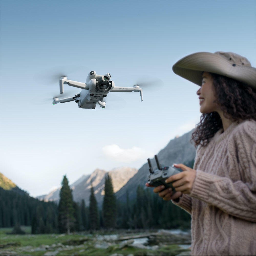 DJI-Mini-4-Pro-Fly-More-Combo-incl.-RC331-Smart-Controller-dronekenner-6941565969040-6.jpg__PID:51964619-645e-4b44-9dc8-85fac1a8367c